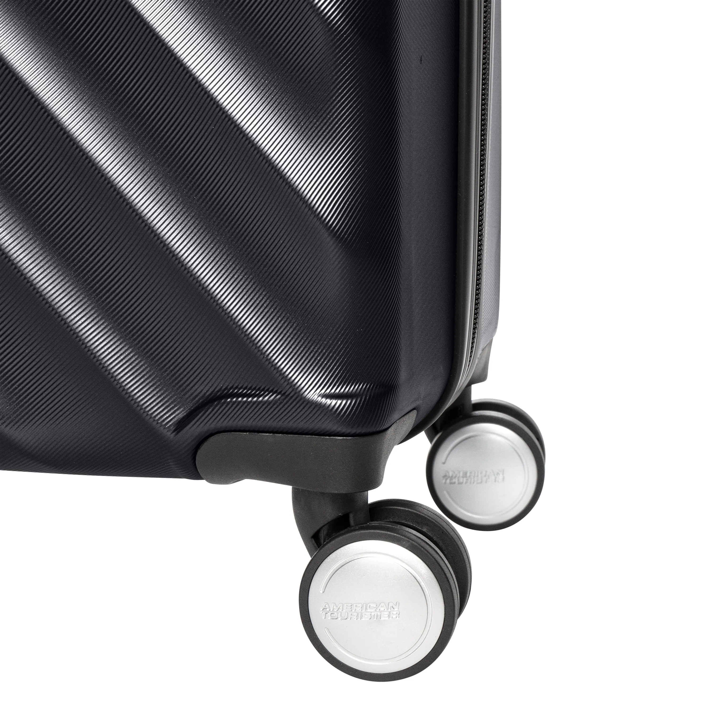American Tourister Crave Collection Medium Expandable Spinner Luggage