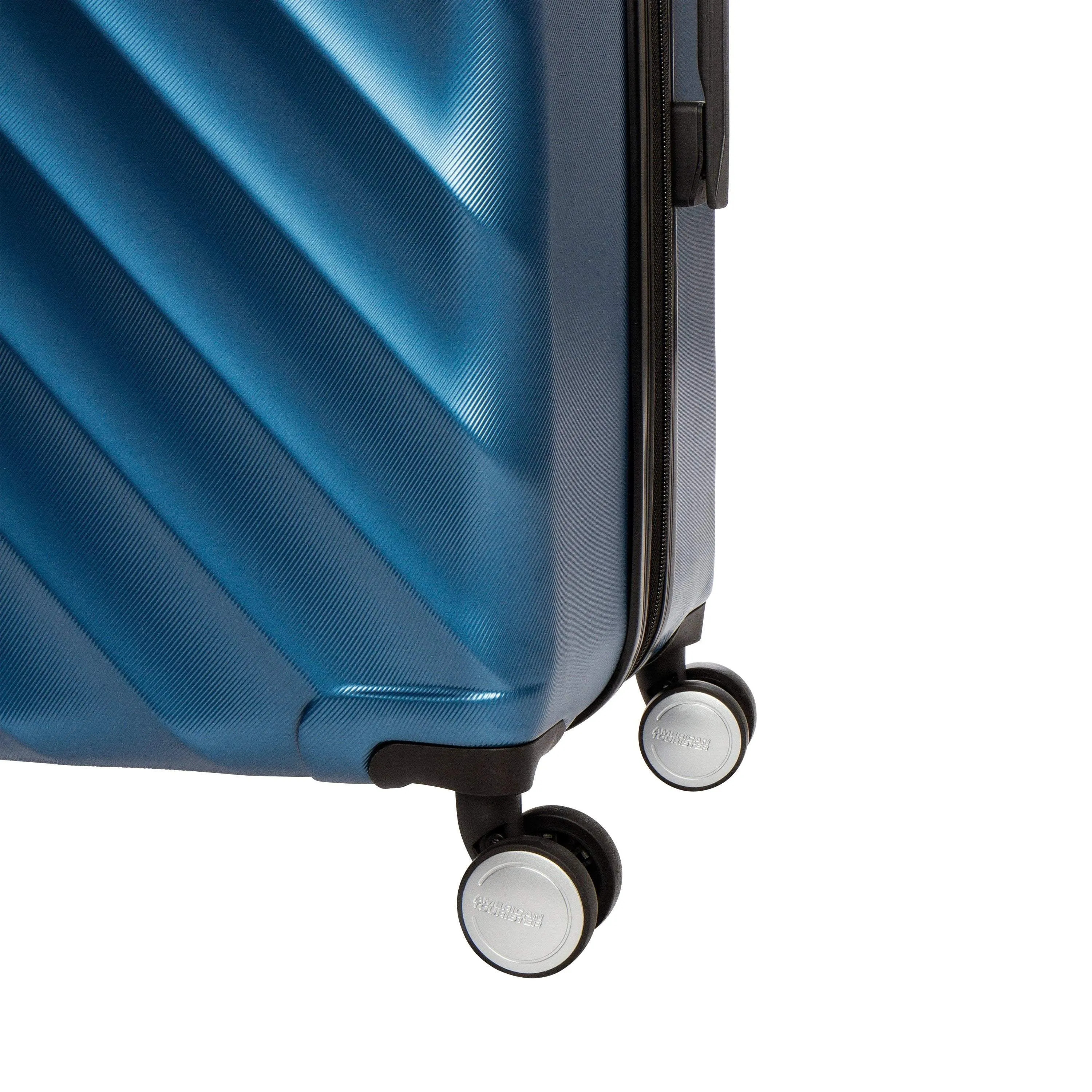 American Tourister Crave Collection Medium Expandable Spinner Luggage