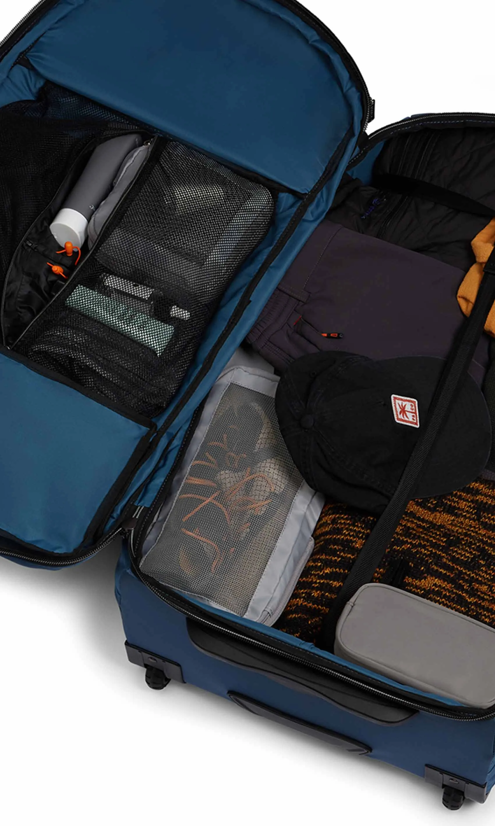 Bamburgh Wheeled Holdall in Navy