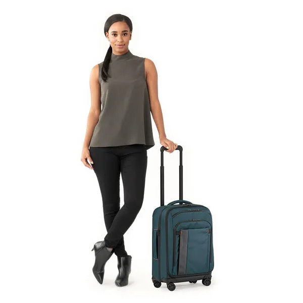 International 21" Carry On Expandable Spinner - ZXU121SPX