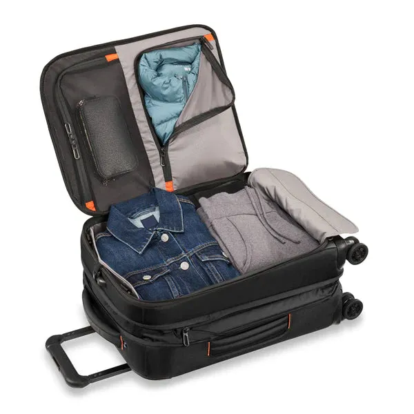 International 21" Carry On Expandable Spinner - ZXU121SPX