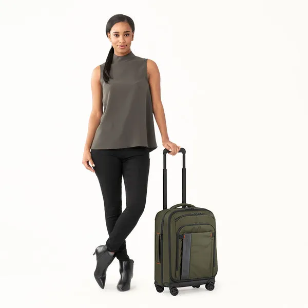 International 21" Carry On Expandable Spinner - ZXU121SPX