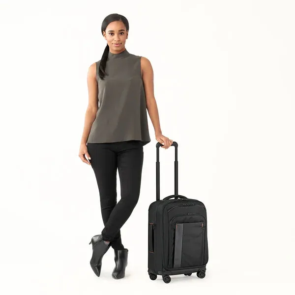 International 21" Carry On Expandable Spinner - ZXU121SPX