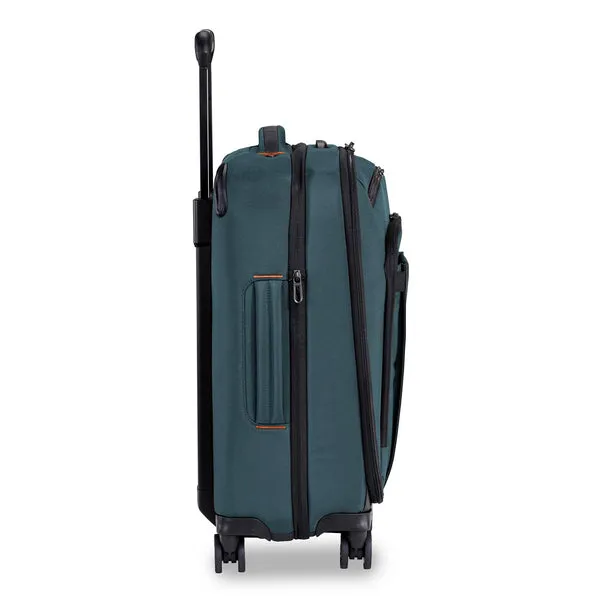 International 21" Carry On Expandable Spinner - ZXU121SPX