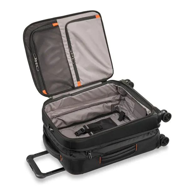 International 21" Carry On Expandable Spinner - ZXU121SPX