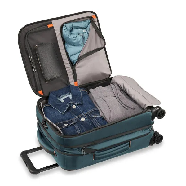 International 21" Carry On Expandable Spinner - ZXU121SPX