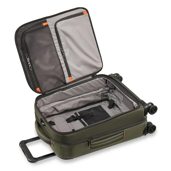International 21" Carry On Expandable Spinner - ZXU121SPX