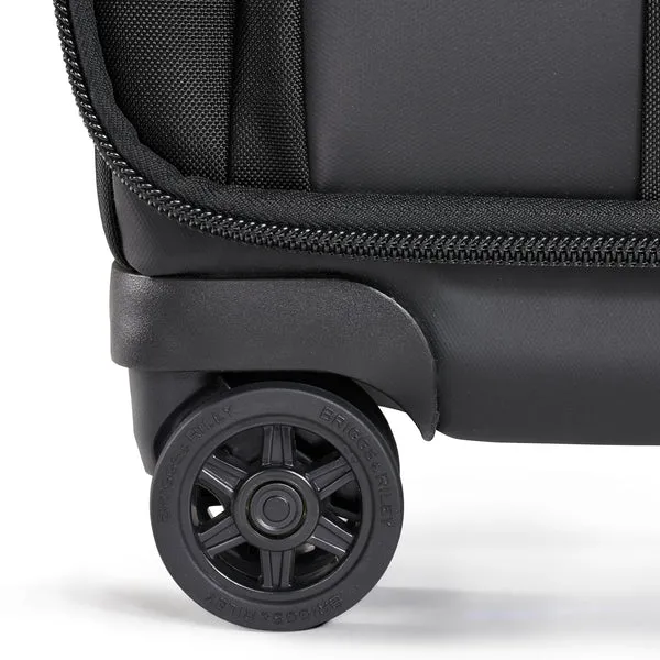 International 21" Carry On Expandable Spinner - ZXU121SPX