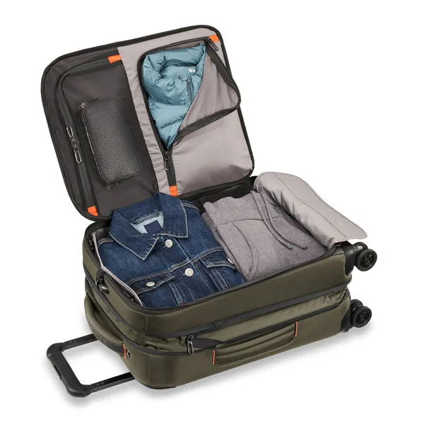 International 21" Carry On Expandable Spinner - ZXU121SPX