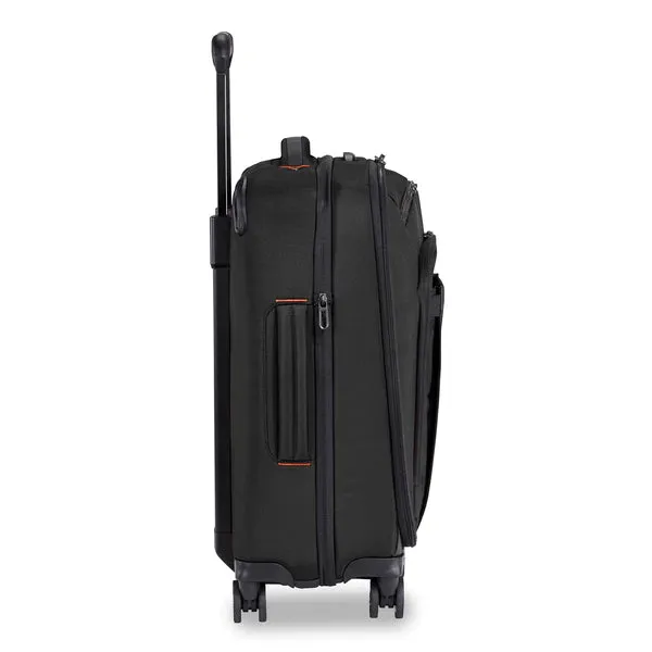 International 21" Carry On Expandable Spinner - ZXU121SPX