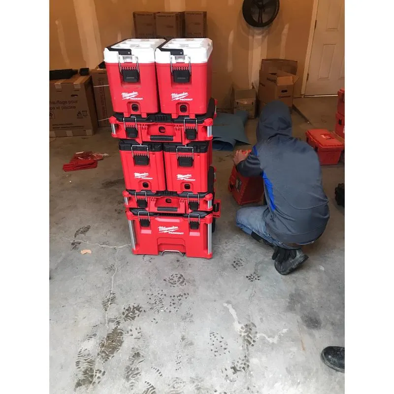 Milwaukee Packout Red 16 qt Cooler
