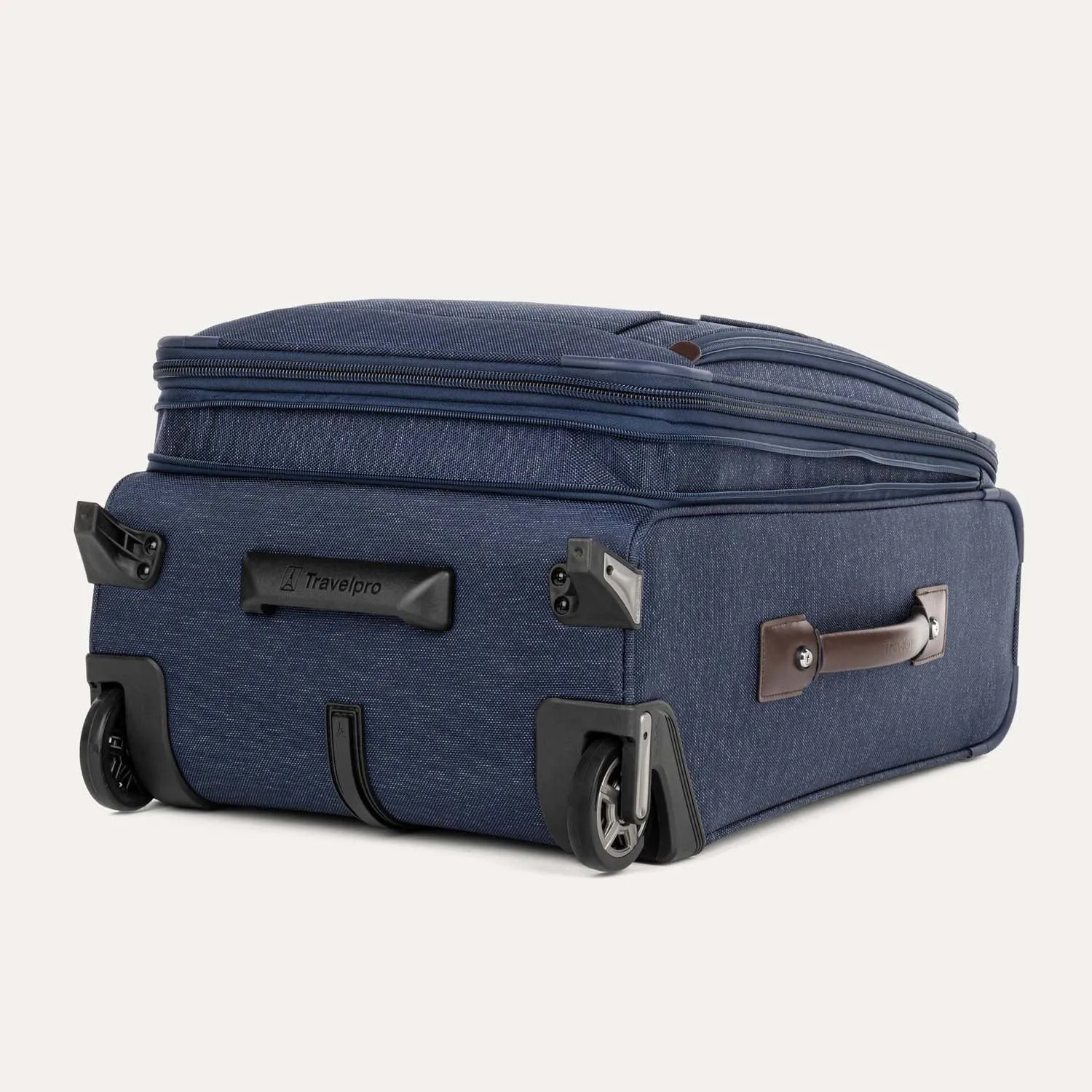 Platinum® Elite 22” Expandable Carry-On Rollaboard