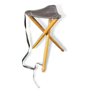 Polo Leather Camping Stool: A Foldable Tripod Seating Solution