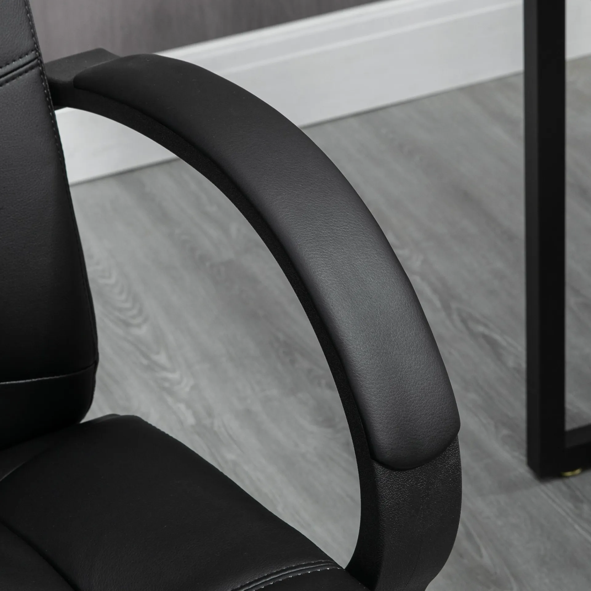 Vinsetto High Back Executive Office Chair - Black PU Leather, Adjustable Height, 360° Swivel, Padded Armrests, Tilt Function