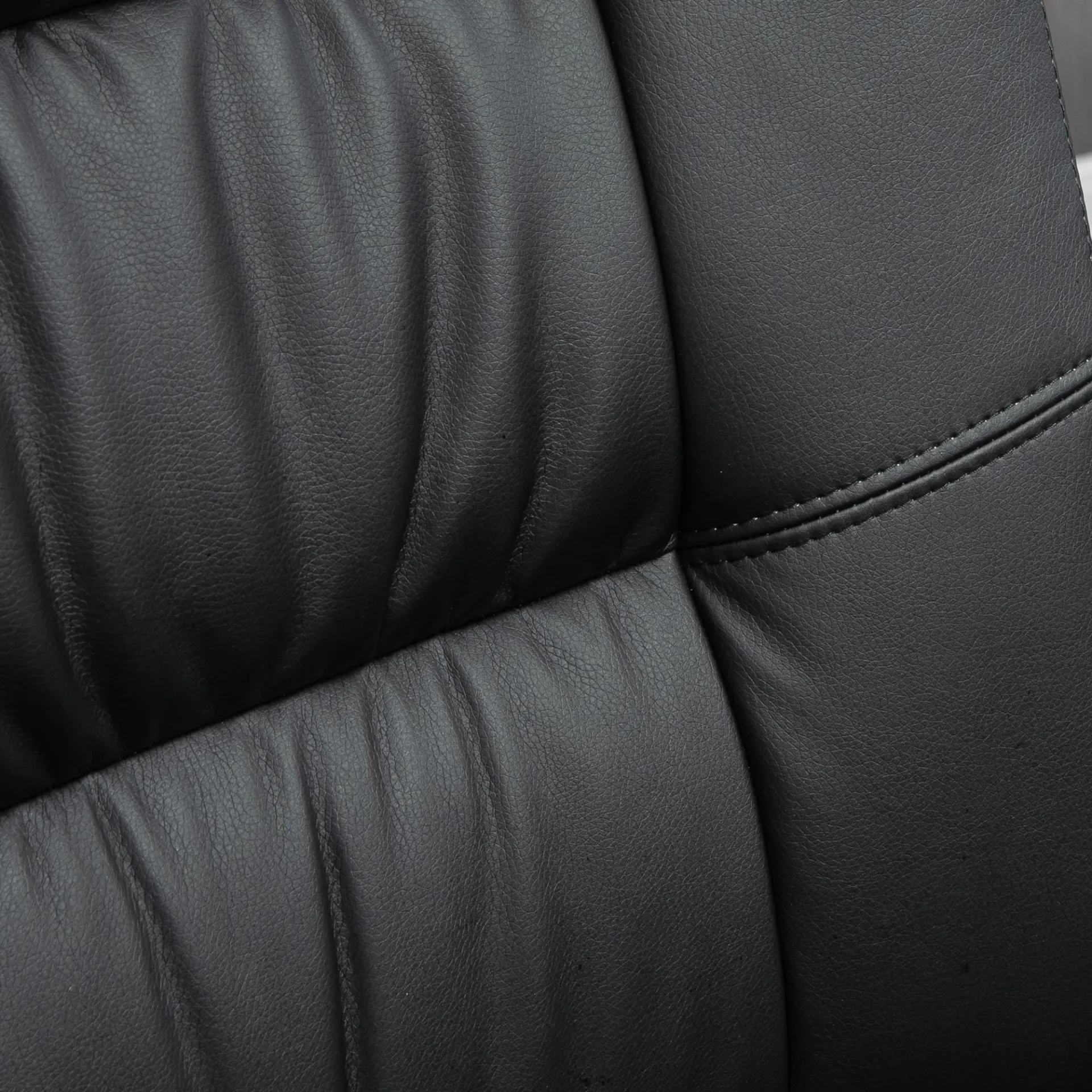 Vinsetto High Back Executive Office Chair - Black PU Leather, Adjustable Height, 360° Swivel, Padded Armrests, Tilt Function